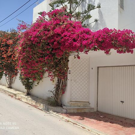 Etage De Villa Avec Jardin, Pres De L'Aireport Et Parking Prive Ariana Exterior photo